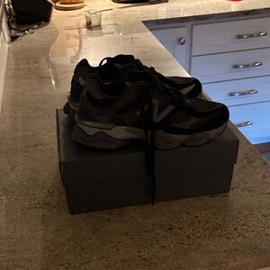 New Balance Black and Gray Sneakers